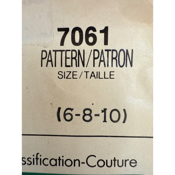 Very Easy Vogue 7061‎ Dress Pattern Size 6 8 10 Uncut - Picture 3 of 4